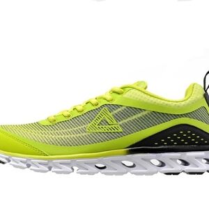 Peak running shoes men's lightweight and comfortable size 9.5 NWT